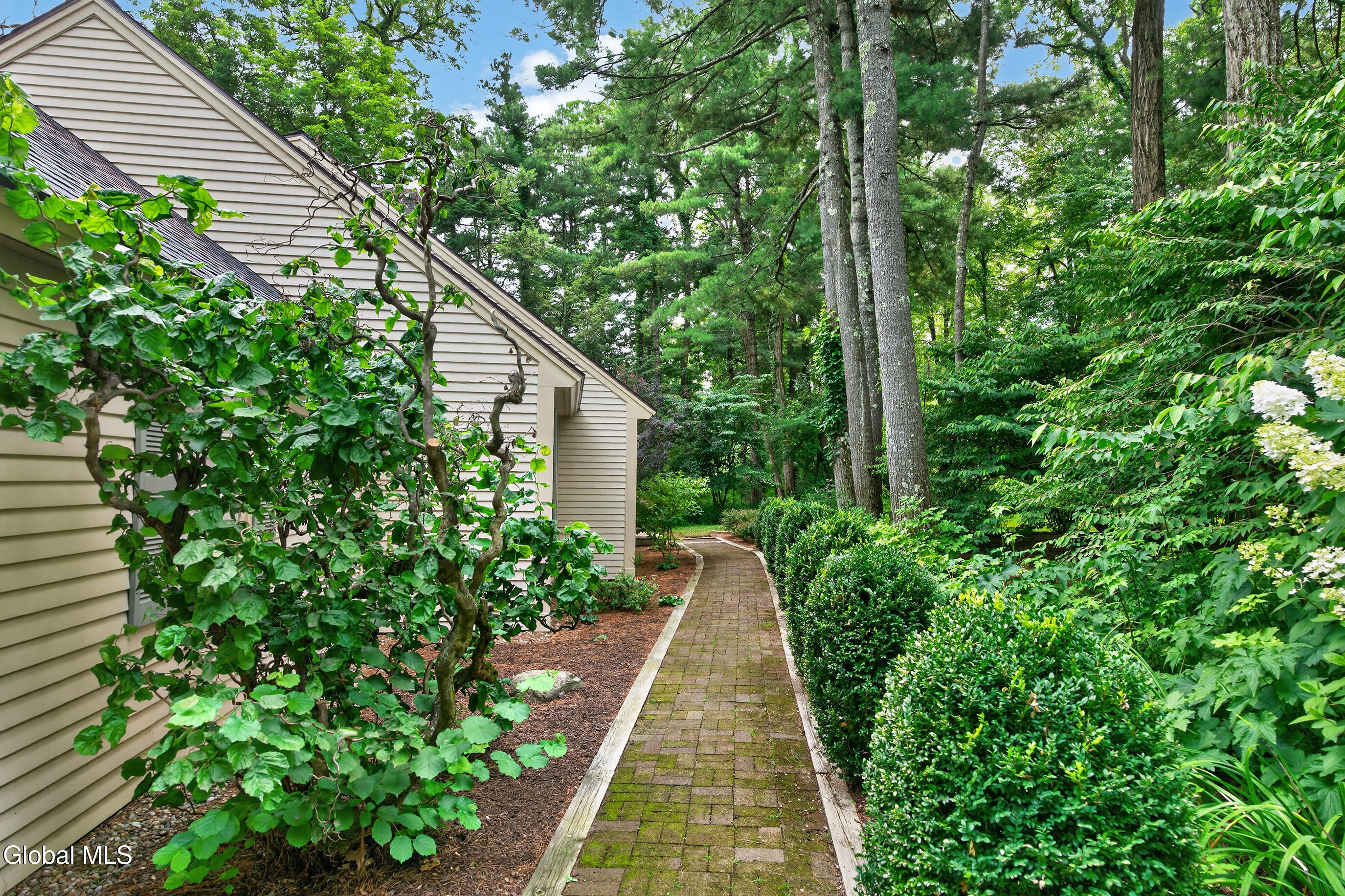 218 Swift Road Voorheesville NY 12186