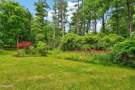 218 Swift Road Voorheesville NY 12186