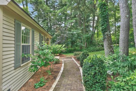 218 Swift Road Voorheesville NY 12186