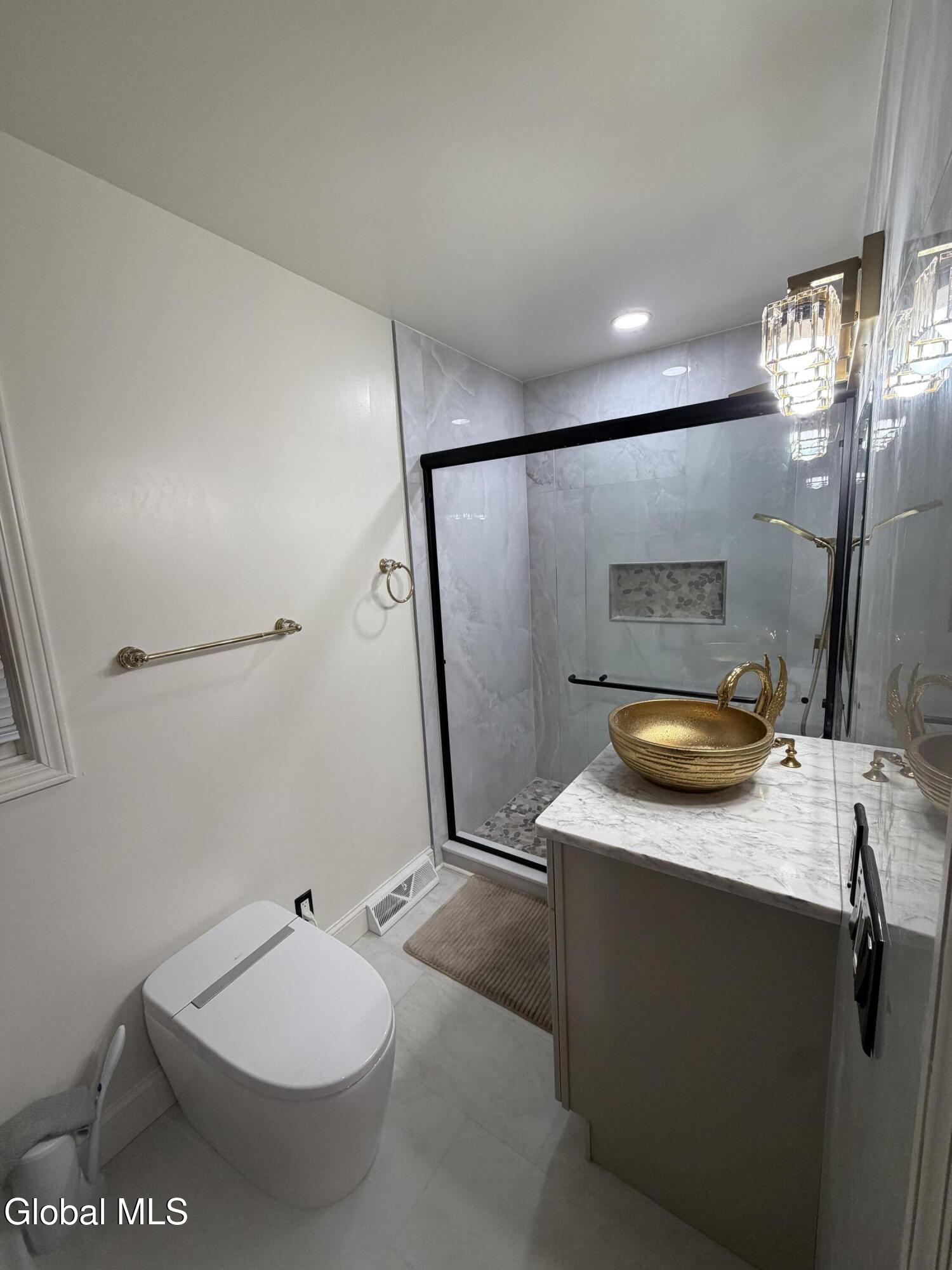 7 Van Rensselaer Way Glenmont NY 12077