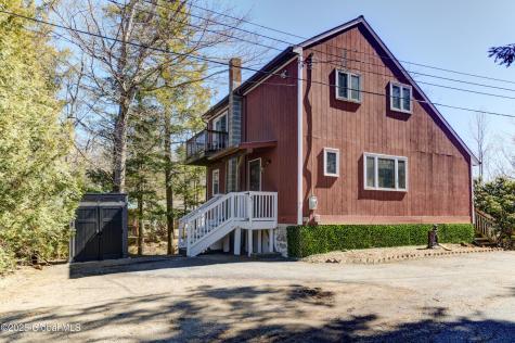 5 Kilmer Roadway Middle Grove NY 12850