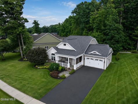37 Yachtsmans Way Malta NY 12020