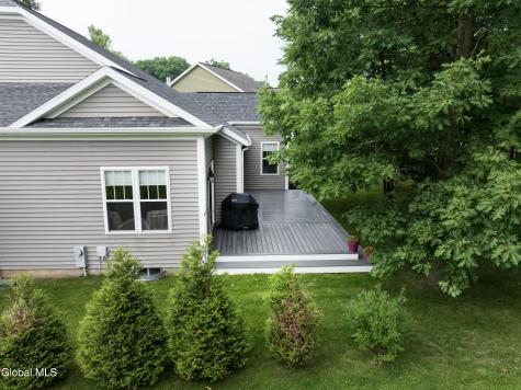 37 Yachtsmans Way Malta NY 12020