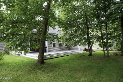 37 Yachtsmans Way Malta NY 12020