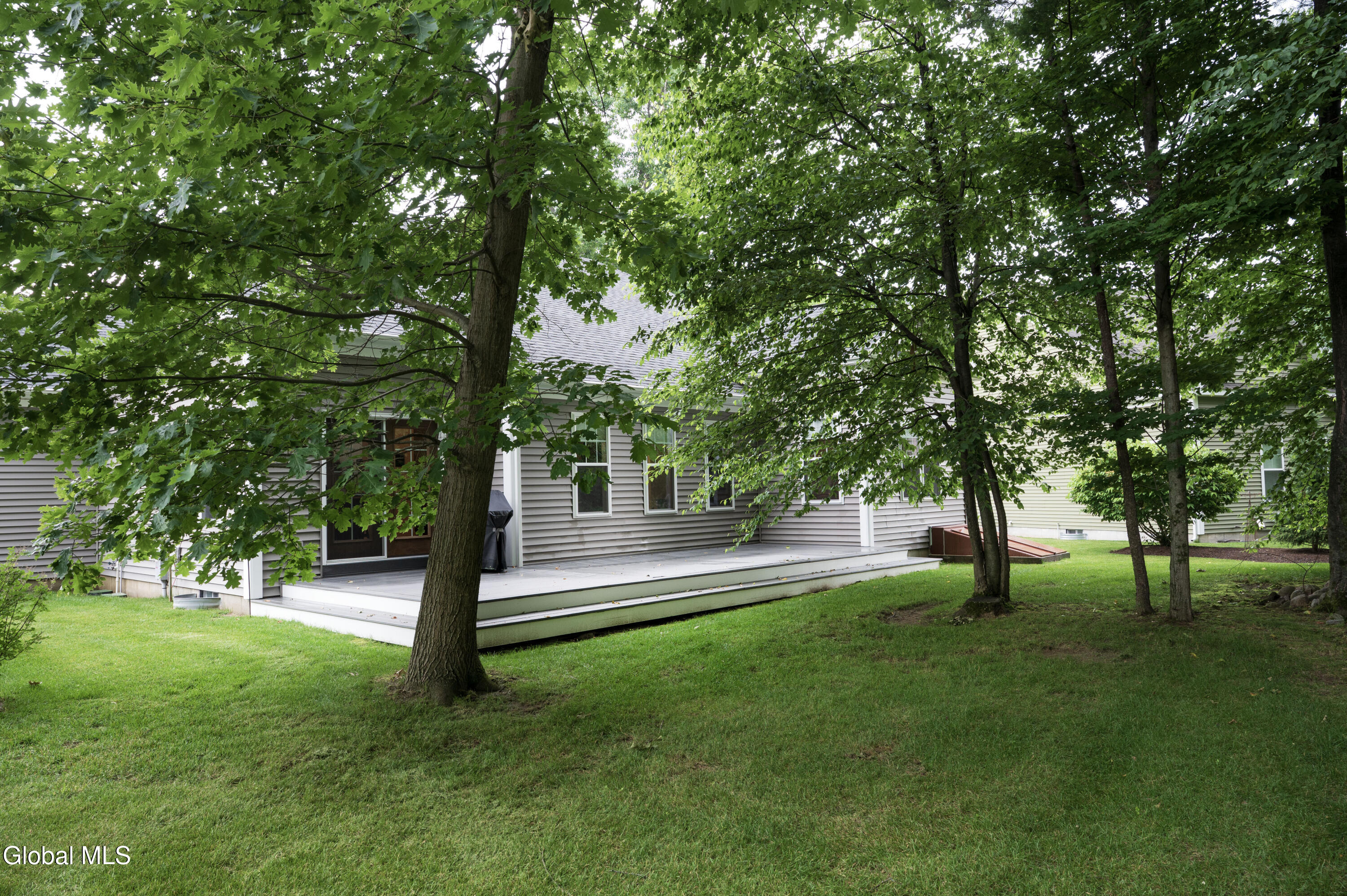 37 Yachtsmans Way Malta NY 12020
