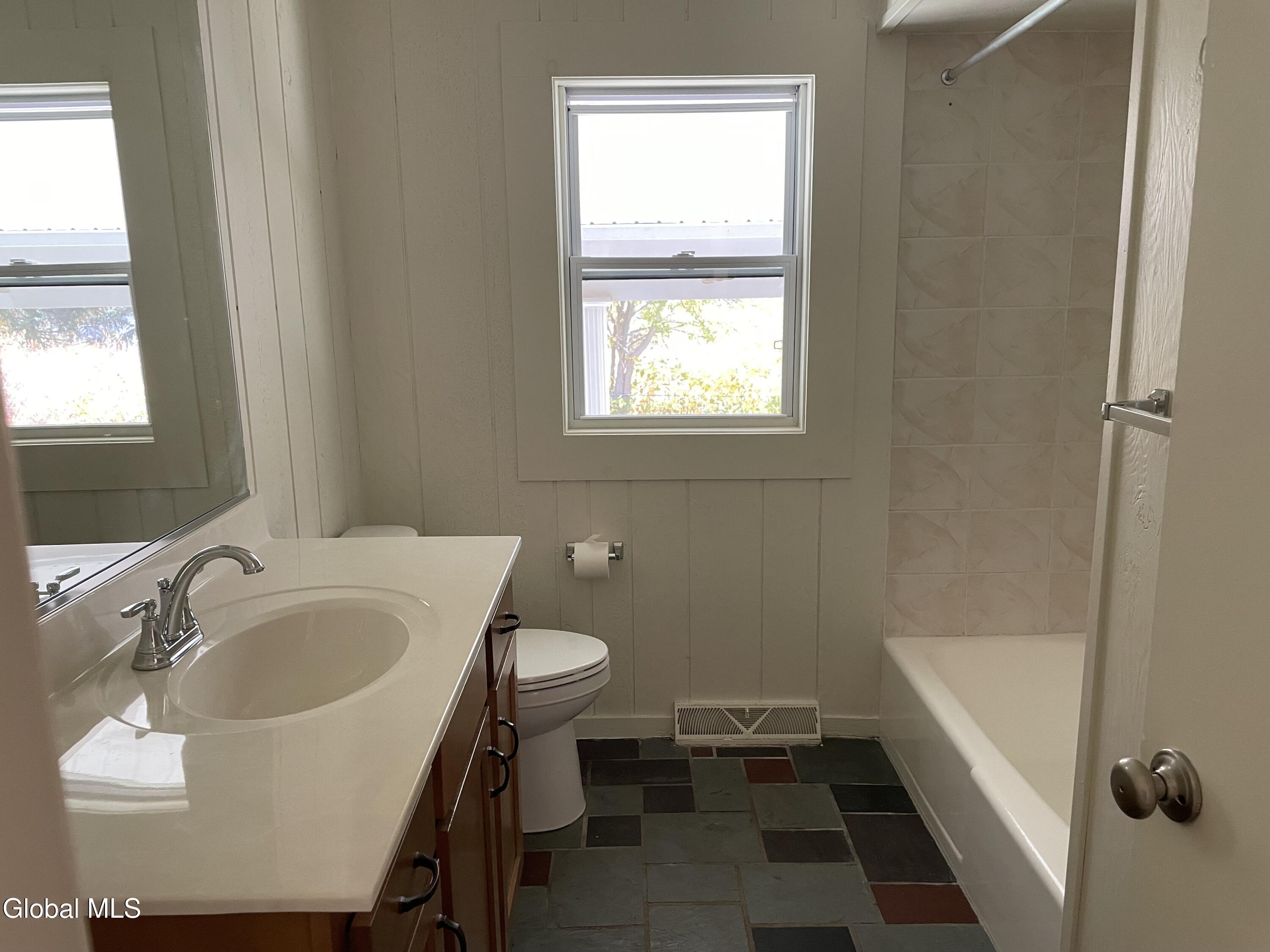 25 Pine Street Albany NY 12203