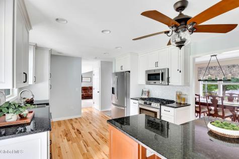 85 Apple Tree Lane Clifton Park NY 12065
