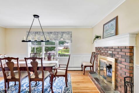 85 Apple Tree Lane Clifton Park NY 12065