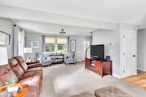 85 Apple Tree Lane Clifton Park NY 12065