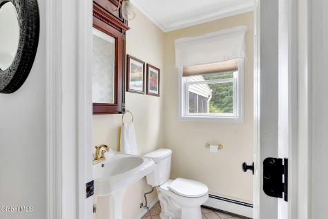 85 Apple Tree Lane Clifton Park NY 12065