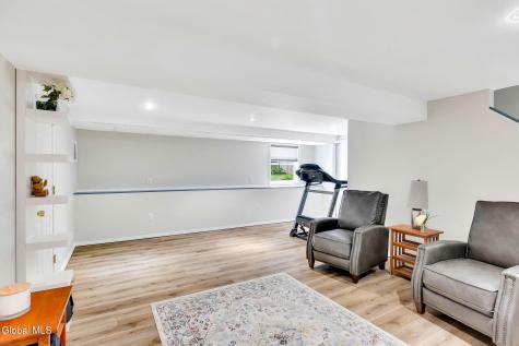 85 Apple Tree Lane Clifton Park NY 12065