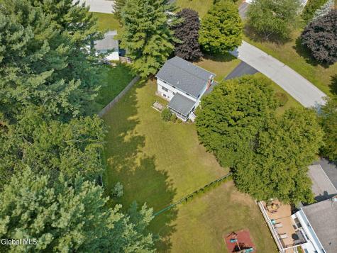 85 Apple Tree Lane Clifton Park NY 12065