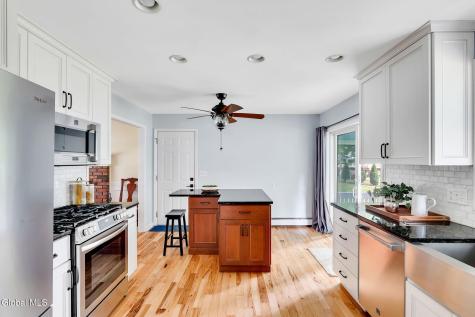 85 Apple Tree Lane Clifton Park NY 12065