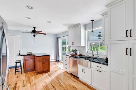85 Apple Tree Lane Clifton Park NY 12065