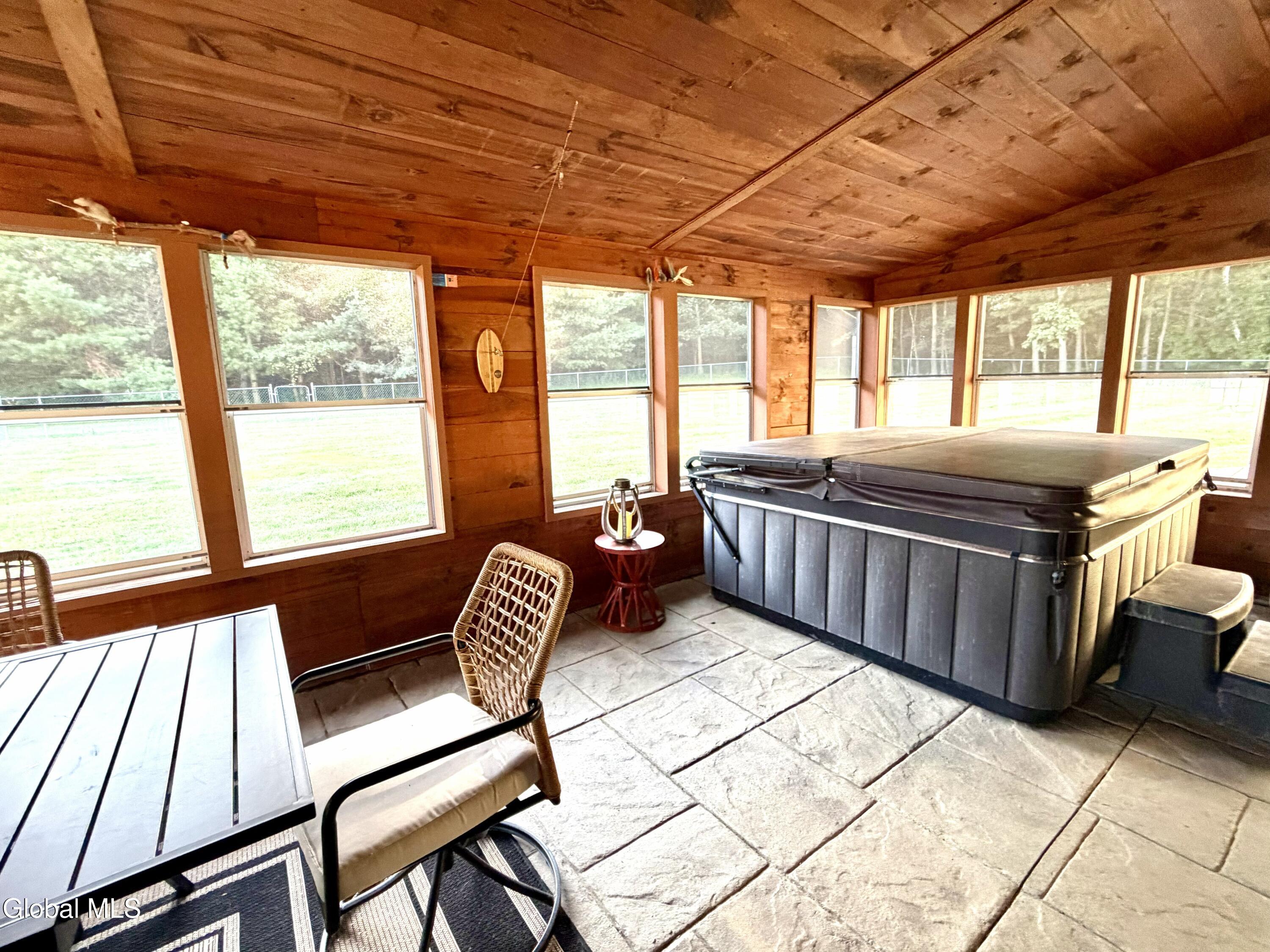 135 Memory Lane Amsterdam NY 12010