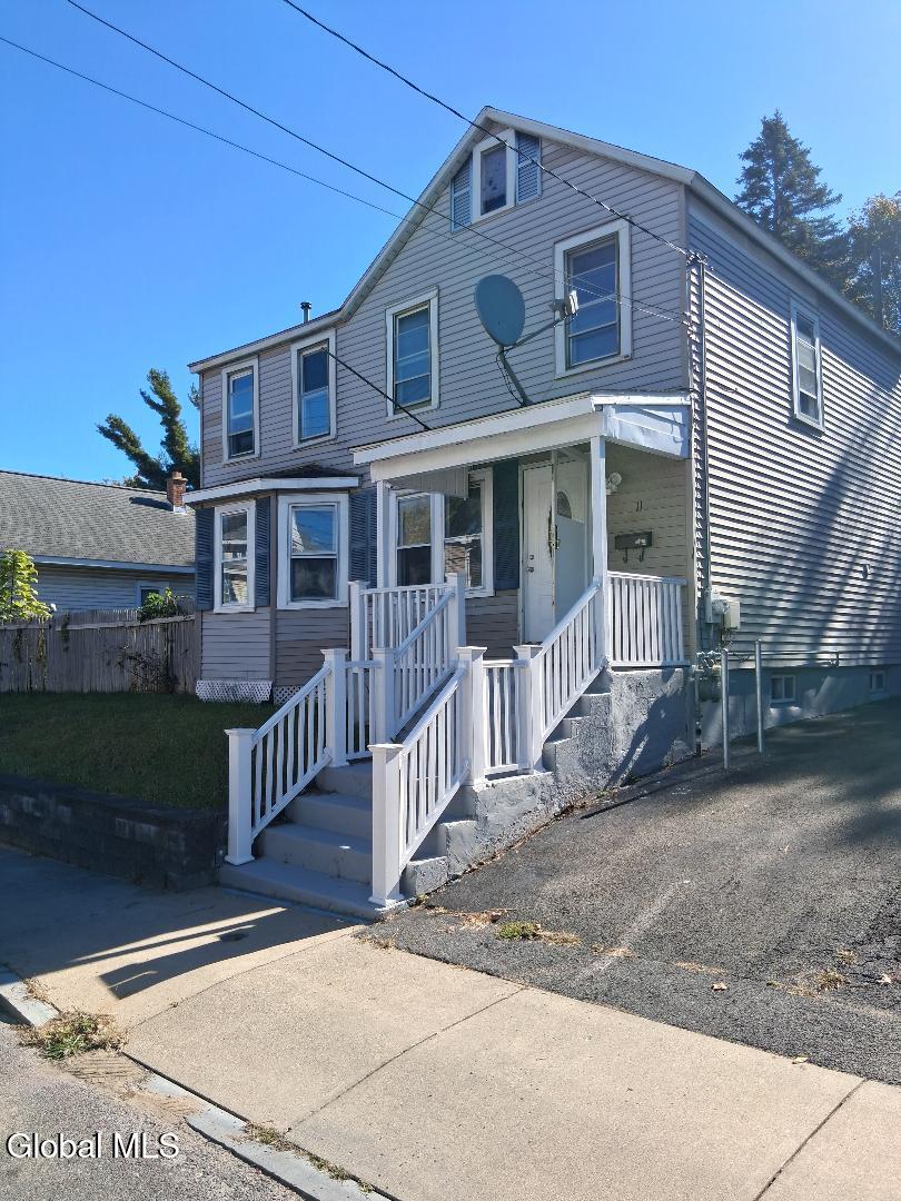 11 Yale Street Schenectady NY 12304