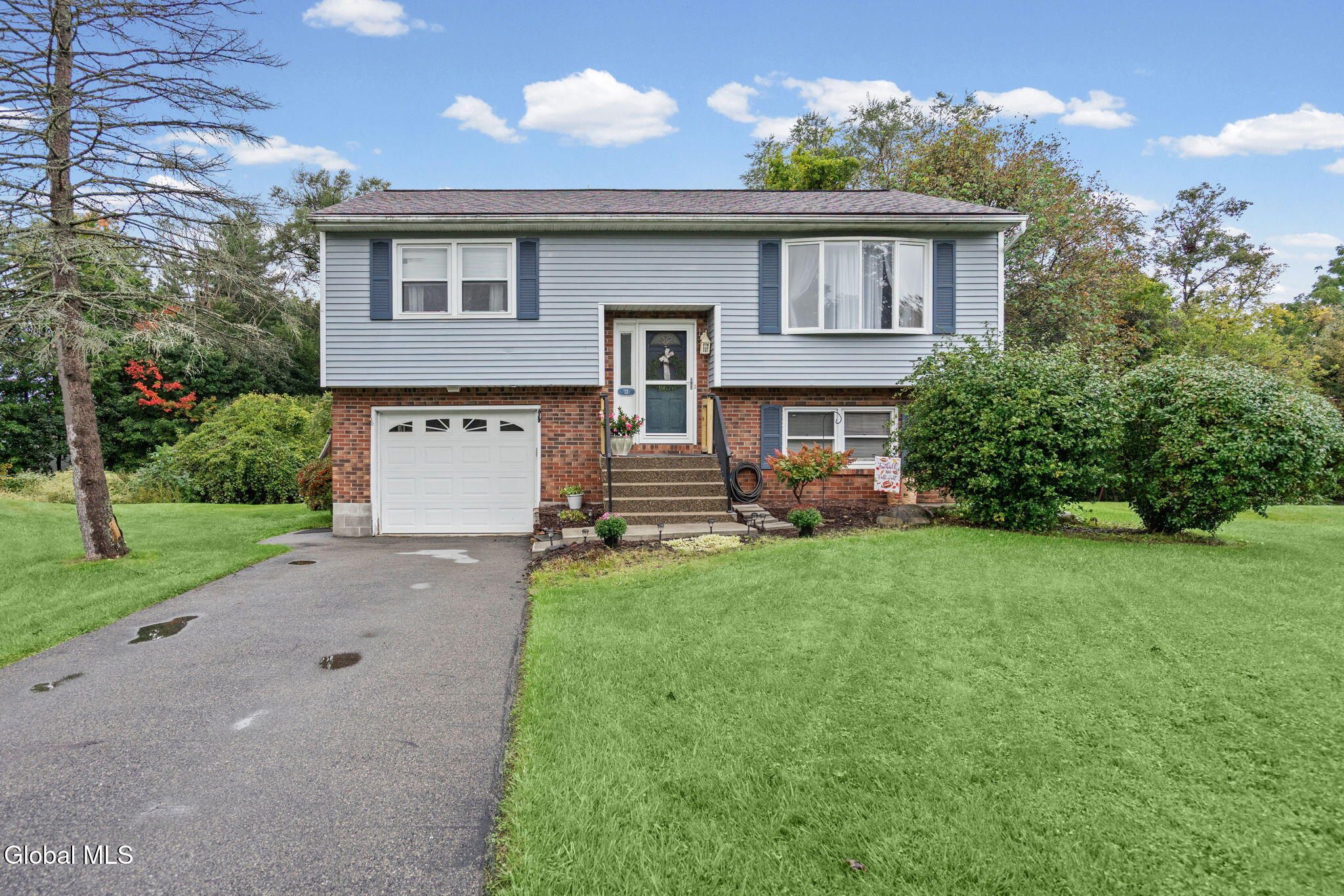 13 Andree Court Schenectady NY 12309