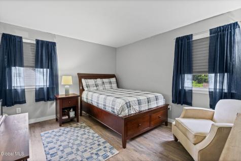 13 Andree Court Schenectady NY 12309
