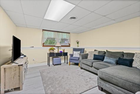13 Andree Court Schenectady NY 12309