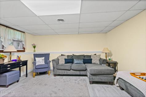 13 Andree Court Schenectady NY 12309