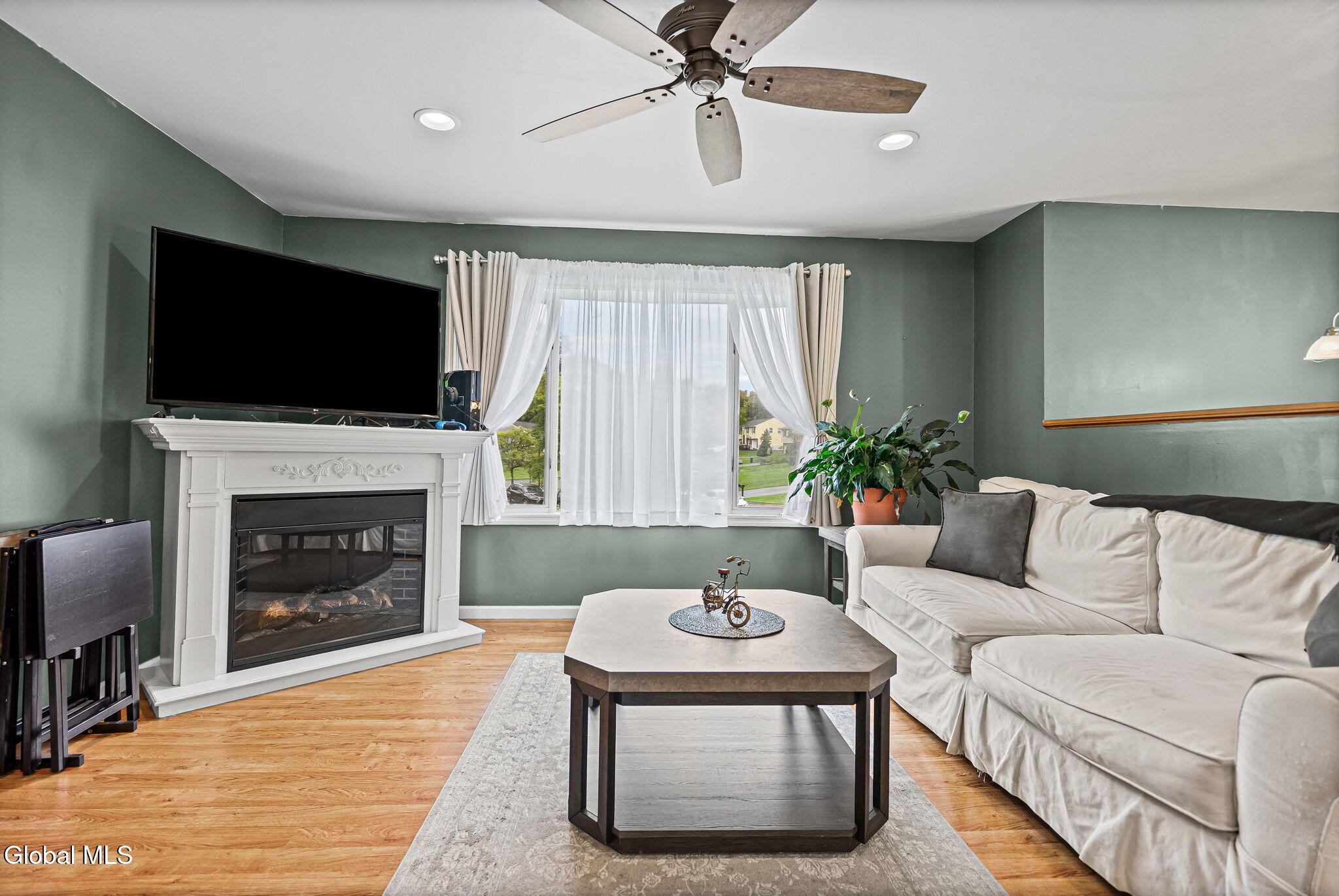 13 Andree Court Schenectady NY 12309
