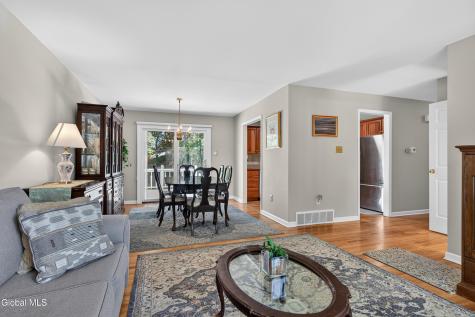 35 Comely Lane Latham NY 12110