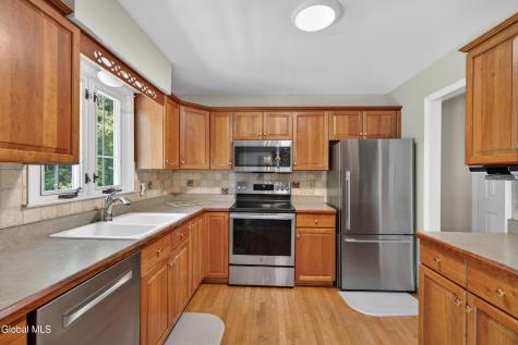 35 Comely Lane Latham NY 12110