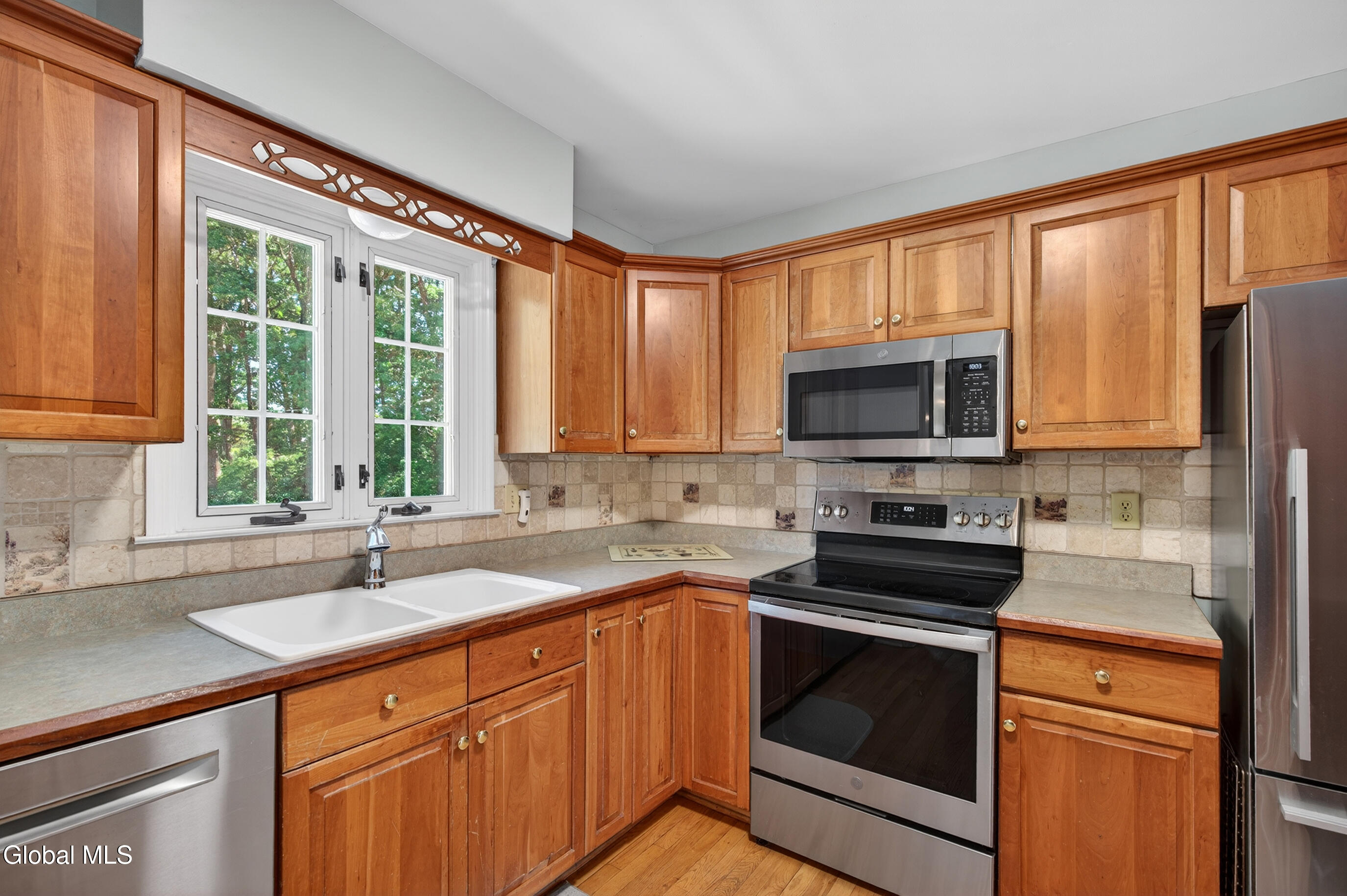 35 Comely Lane Latham NY 12110
