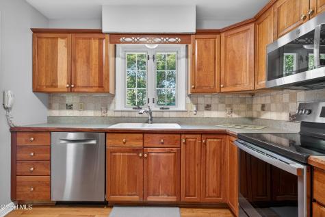 35 Comely Lane Latham NY 12110