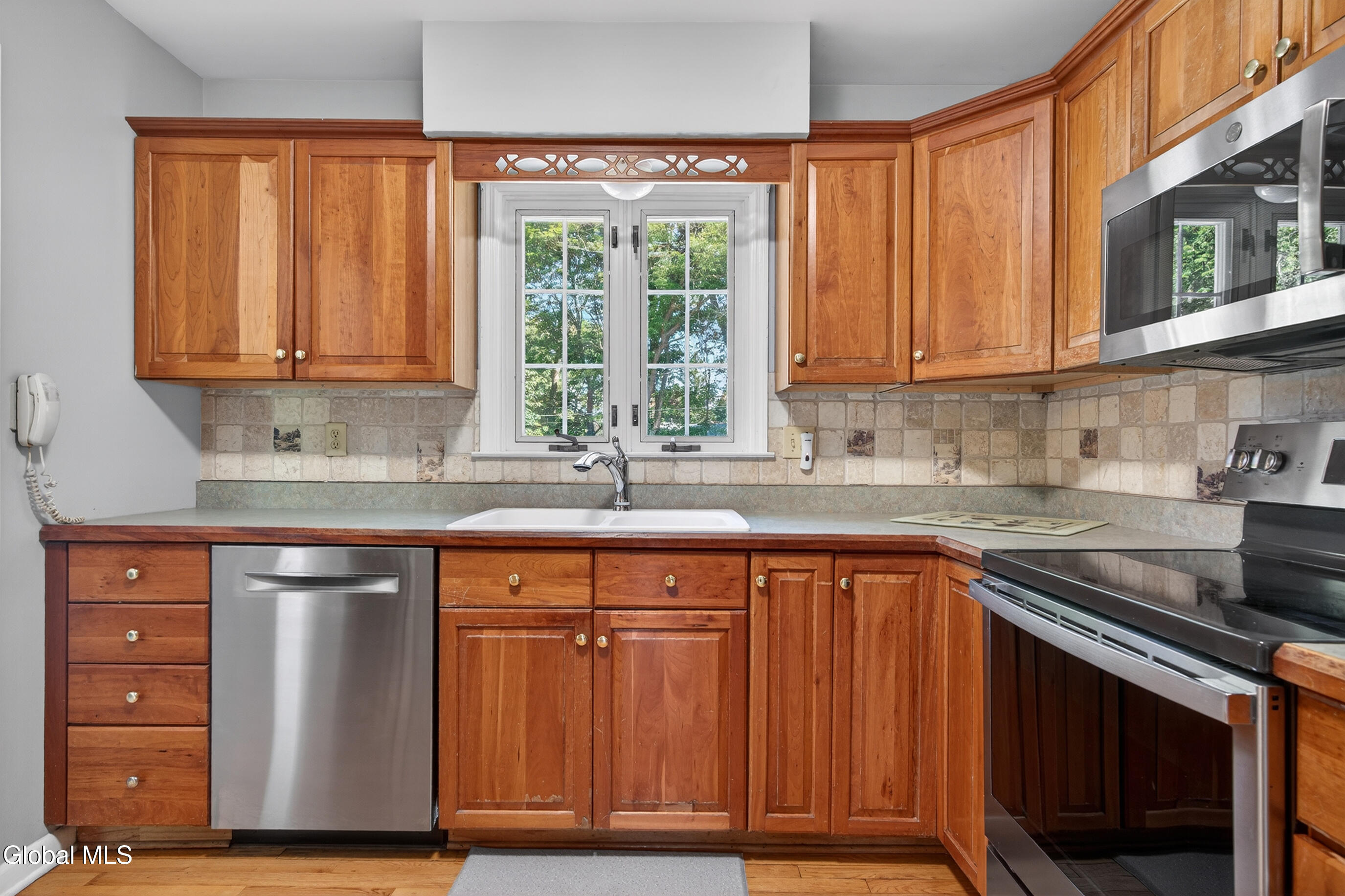 35 Comely Lane Latham NY 12110