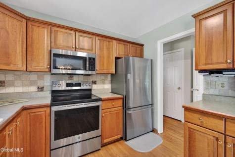 35 Comely Lane Latham NY 12110