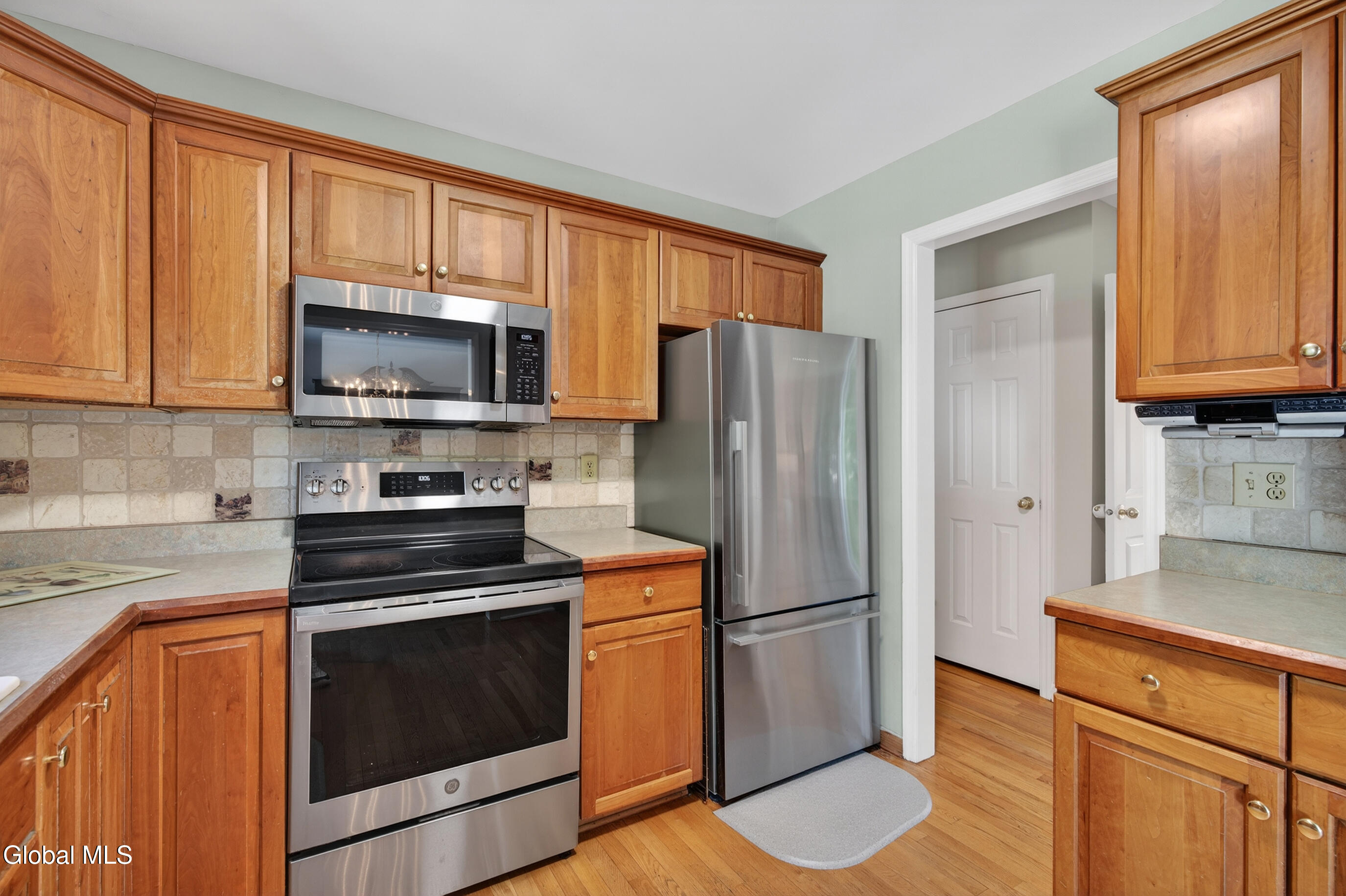 35 Comely Lane Latham NY 12110