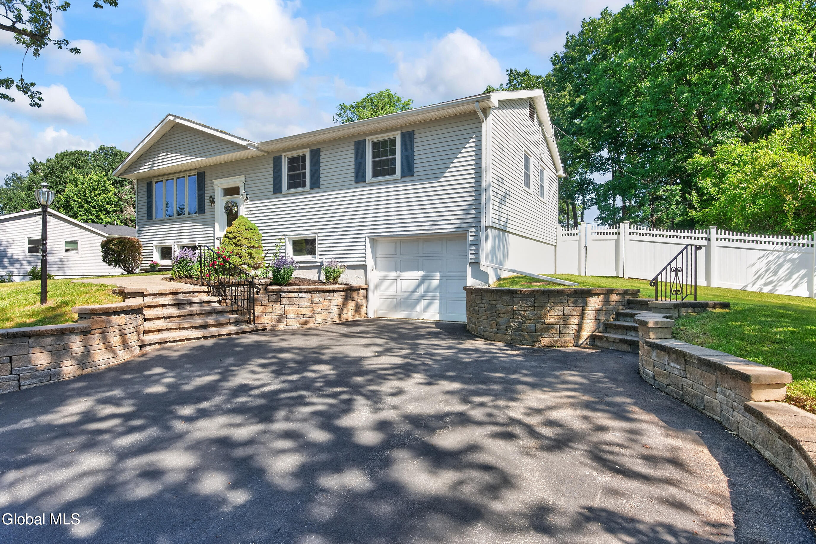 35 Comely Lane Latham NY 12110