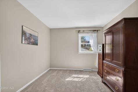 35 Comely Lane Latham NY 12110