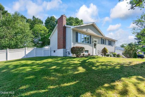 35 Comely Lane Latham NY 12110