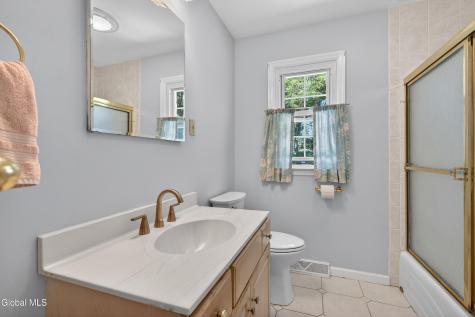 35 Comely Lane Latham NY 12110
