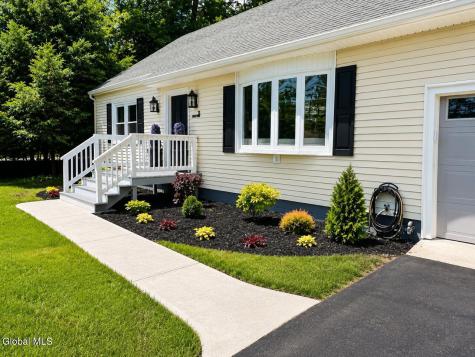 31 Arbutus Drive Queensbury NY 12804