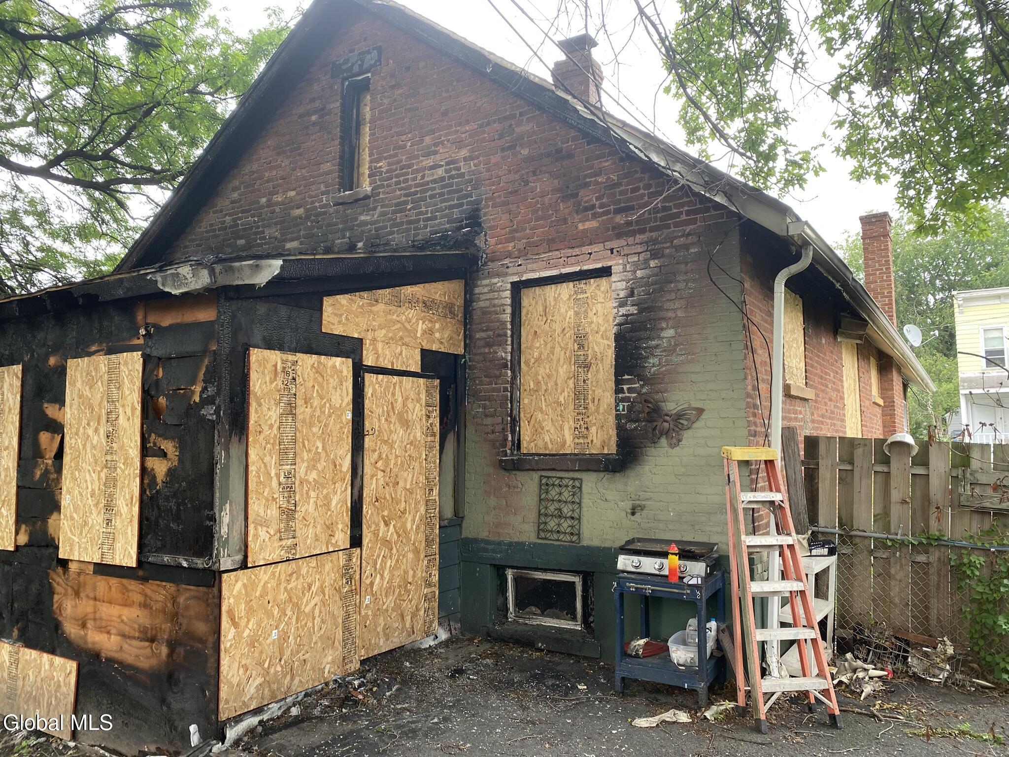 1517 Avenue A Watervliet NY 12189