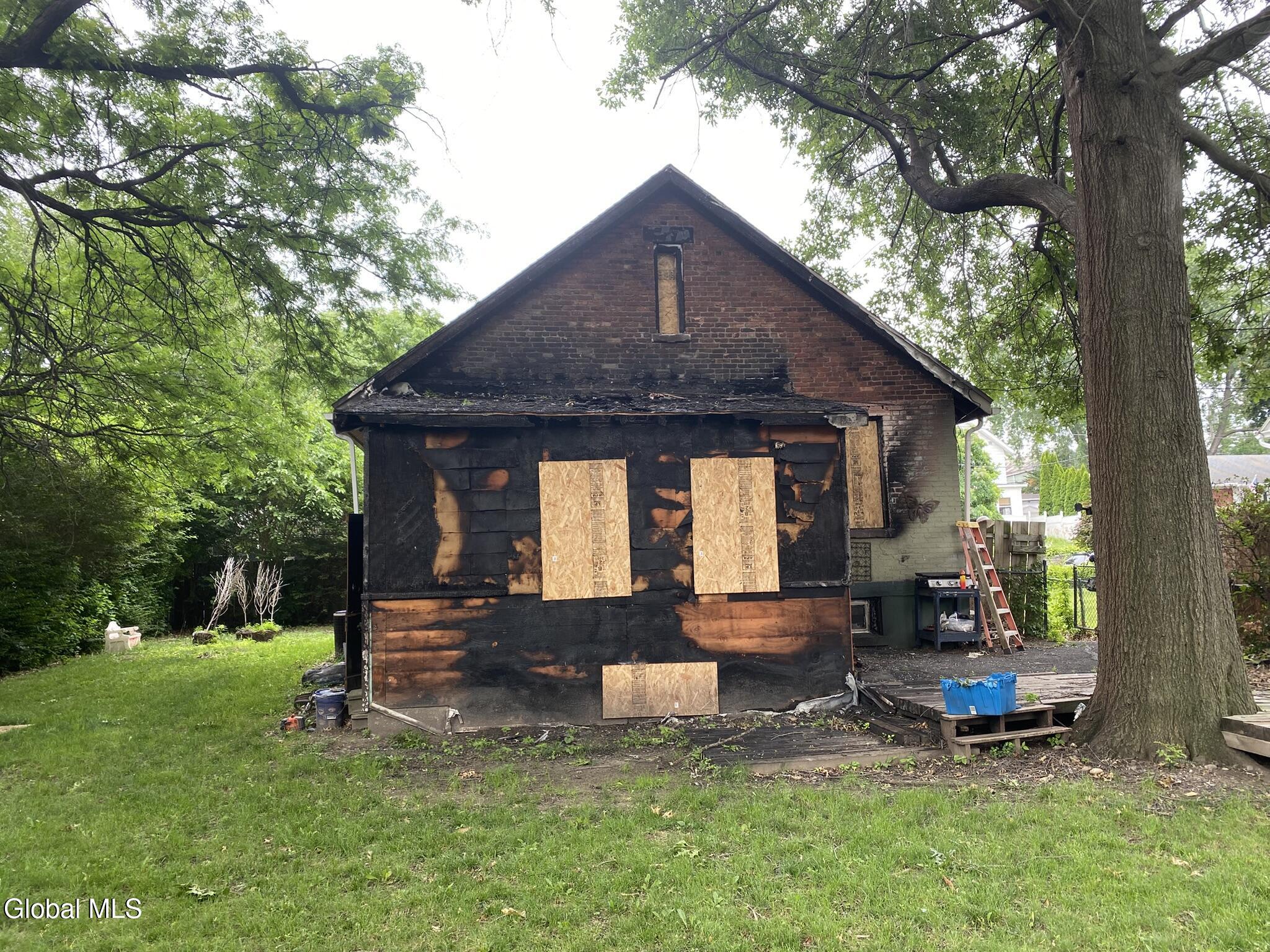 1517 Avenue A Watervliet NY 12189
