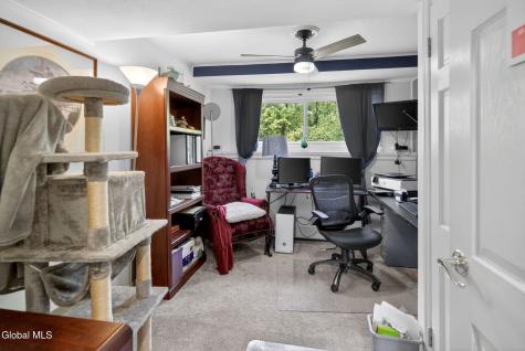 8 Amy Lane Albany NY 12205