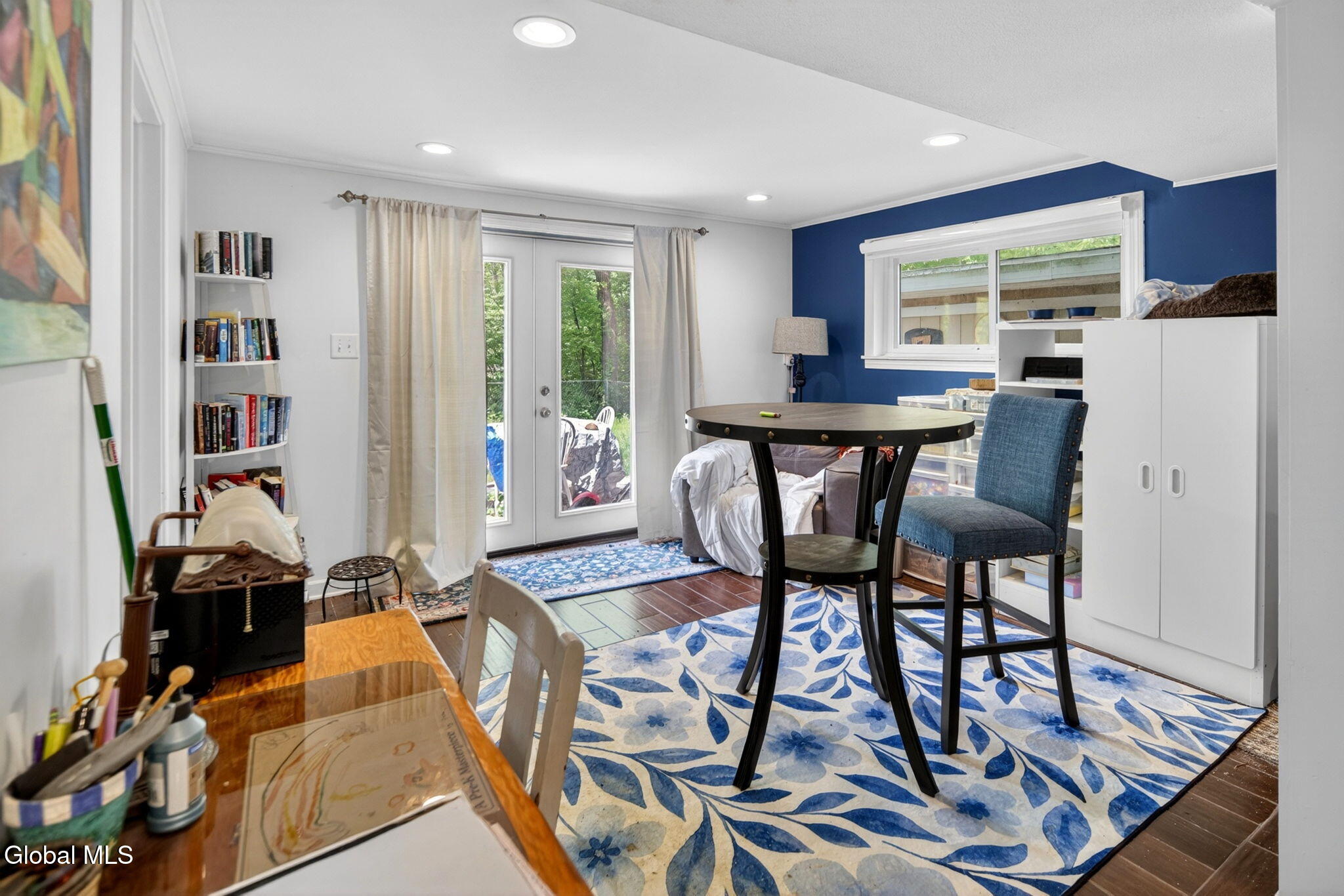 8 Amy Lane Albany NY 12205