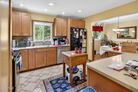 8 Amy Lane Albany NY 12205