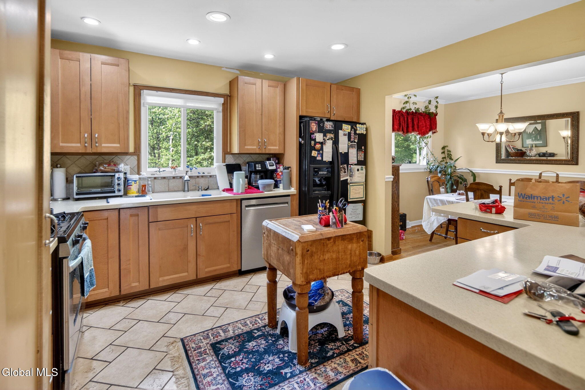8 Amy Lane Albany NY 12205
