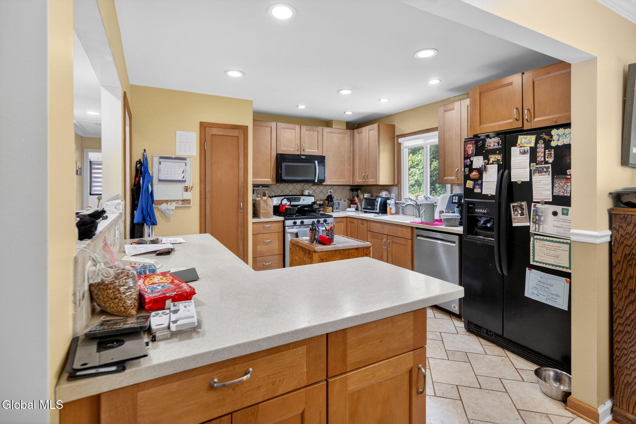 8 Amy Lane Albany NY 12205