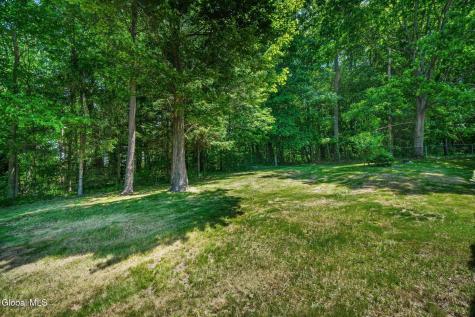 17 Huntington Parkway Ballston Lake NY 12019