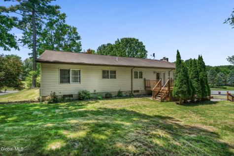 17 Huntington Parkway Ballston Lake NY 12019