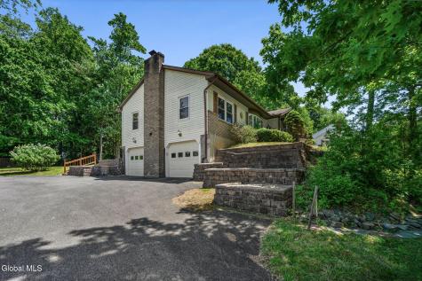 17 Huntington Parkway Ballston Lake NY 12019