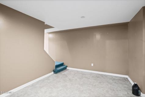 17 Huntington Parkway Ballston Lake NY 12019