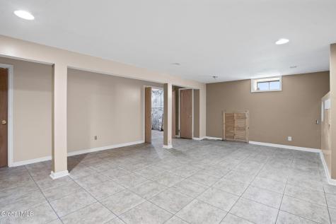 17 Huntington Parkway Ballston Lake NY 12019