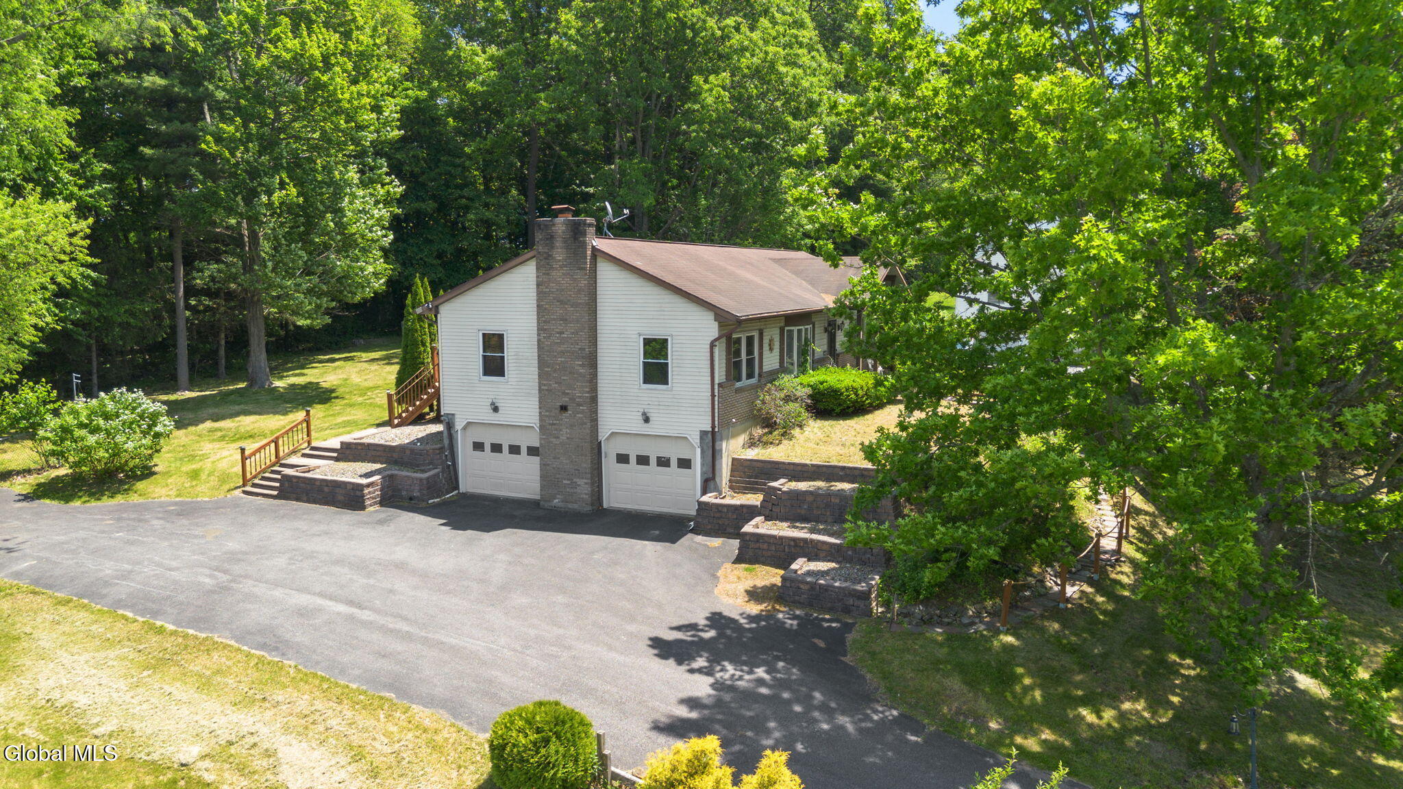 17 Huntington Parkway Ballston Lake NY 12019